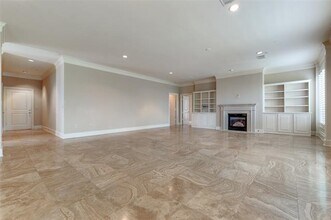 6605 Bandera Ave in Dallas, TX - Foto de edificio - Building Photo