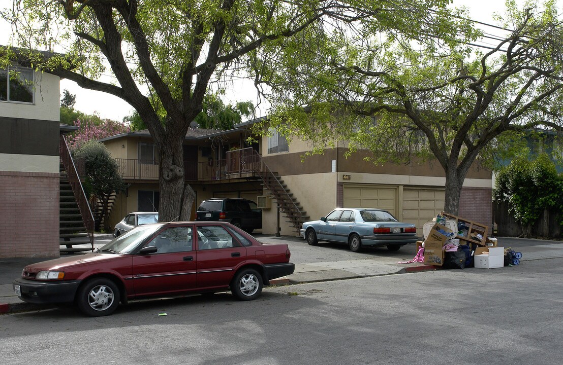 551 Geneva Rd in Redwood City, CA - Foto de edificio