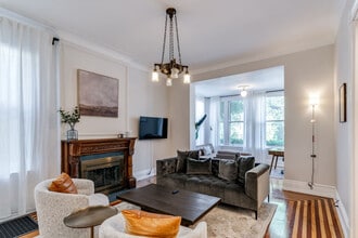 353 Thrall St in Cincinnati, OH - Building Photo - Building Photo