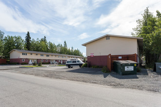 450-460 Dailey Ave in Anchorage, AK - Building Photo - Building Photo