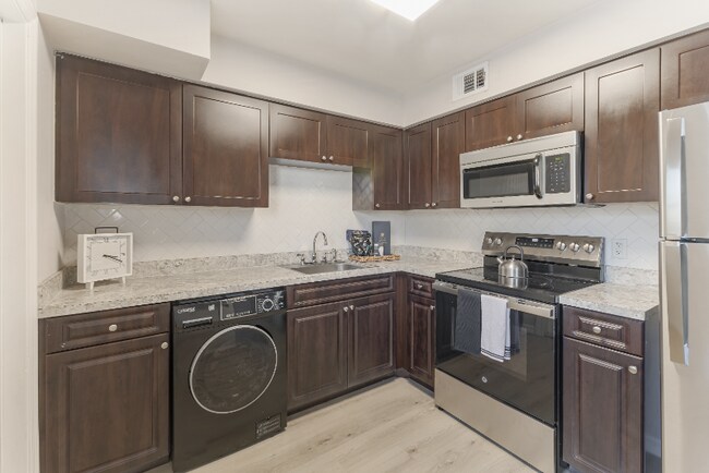 121 Danube Ave in Tampa, FL - Building Photo - Building Photo