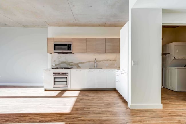 property at 620 W Randolph St