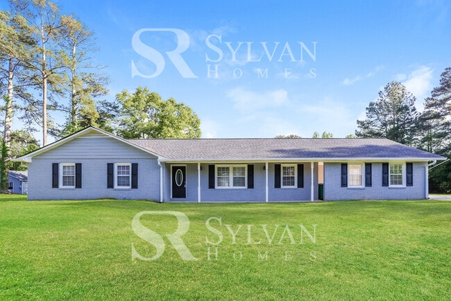 10 Pine Cir in Carrollton, GA - Building Photo - Building Photo