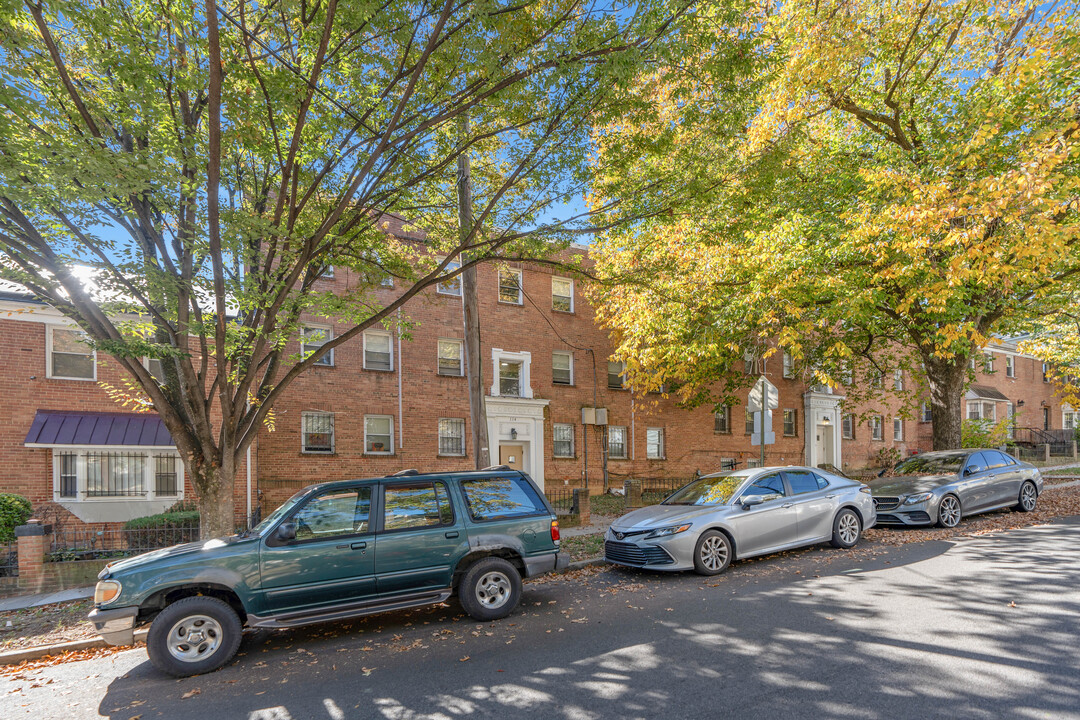 Elmwood Condominiums in Washington, DC - Foto de edificio