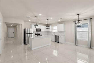 9256 Royal River Cir in Parrish, FL - Building Photo - Building Photo