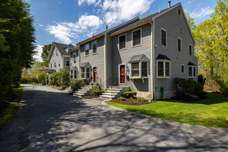 55 High ST in Andover, MA - Foto de edificio - Building Photo