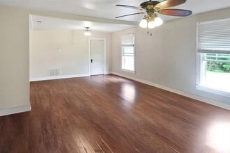 216 NW 19th St in Mineral Wells, TX - Building Photo - Building Photo