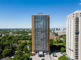 One Evergreen Place in Winnipeg, MB - Building Photo