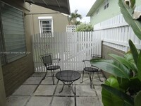 1645 Jackson St in Hollywood, FL - Building Photo - Building Photo