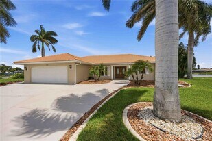1714 Claw Ct in Venice, FL - Building Photo