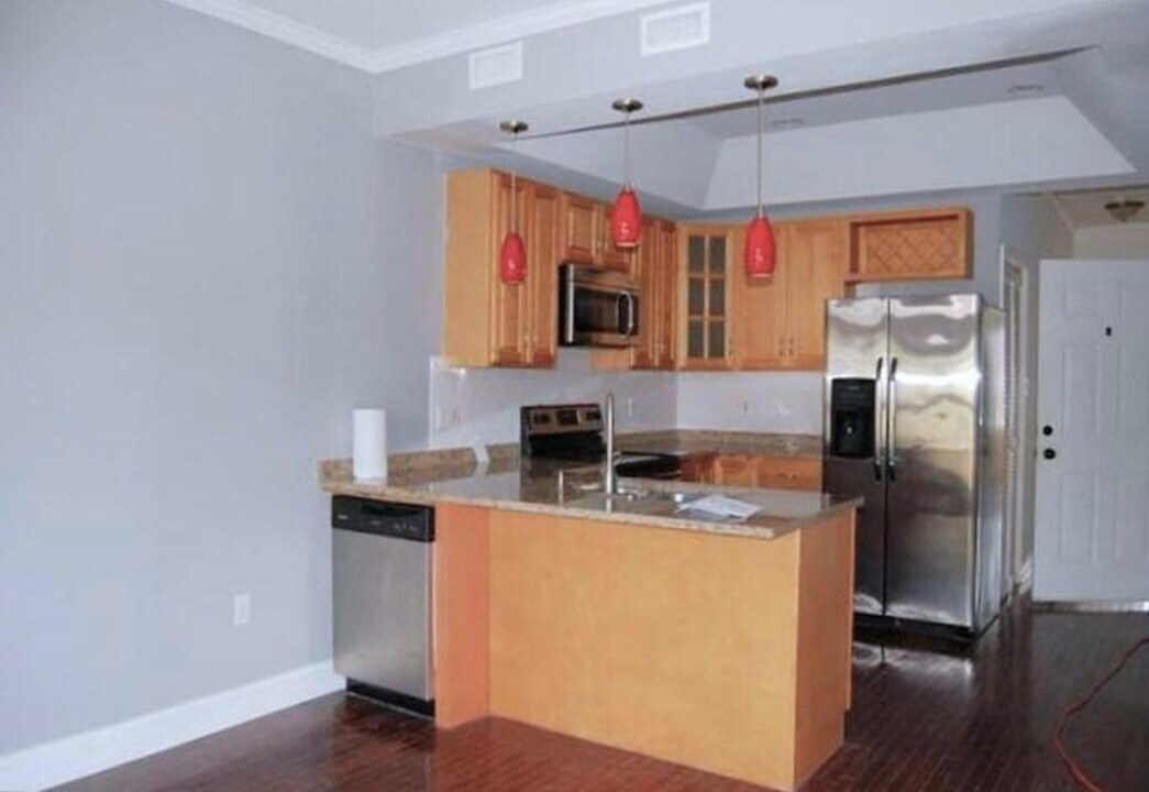 1917 Wharton St, Unit B in Philadelphia, PA - Building Photo