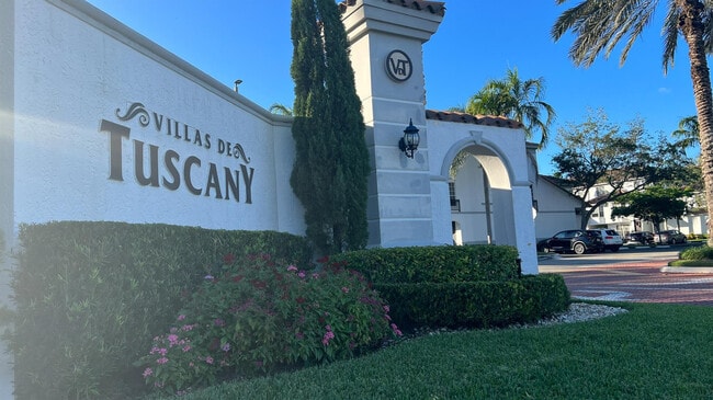 735 SW 148th Ave in Davie, FL - Building Photo - Building Photo