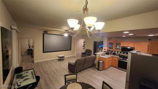 property at 15 E Agate Ave