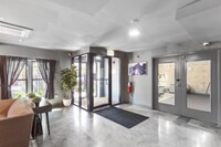 6008 N Winthrop Ave, Unit 110 in Chicago, IL - Building Photo - Building Photo