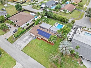 4291 SW 67th Terrace in Davie, FL - Building Photo - Building Photo