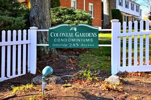 245 Sunnyridge Ave in Fairfield, CT - Building Photo