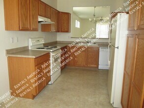 5614 W Lydia Ln in Phoenix, AZ - Building Photo - Building Photo