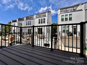 1015 Kokomo Ln in Charlotte, NC - Building Photo - Building Photo