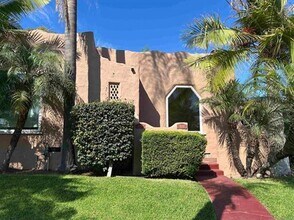 4734-4736 Biona Dr in San Diego, CA - Building Photo - Building Photo