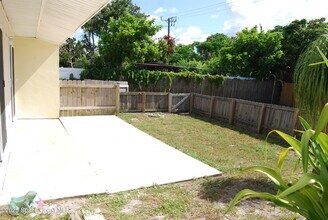 718 Badger Dr NE in Palm Bay, FL - Building Photo - Building Photo