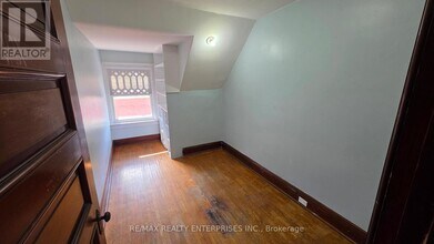 142 Emerald St S in Hamilton, ON - Building Photo - Building Photo