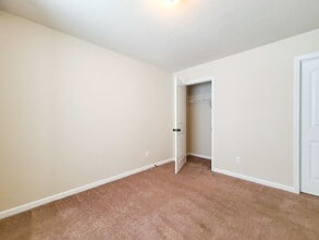 242 Haley Dr in North Augusta, SC - Building Photo - Building Photo