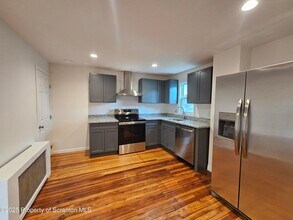 311 Oleckna St in Throop, PA - Building Photo - Building Photo