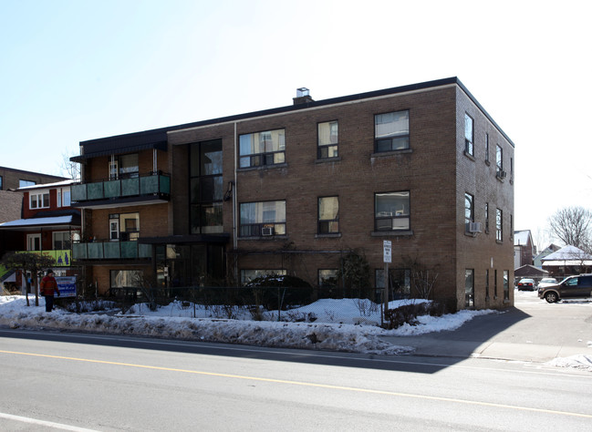 117 Cosburn Ave in Toronto, ON - Building Photo - Primary Photo