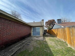 1722 Carrington Dr in Red Oak, TX - Building Photo - Building Photo