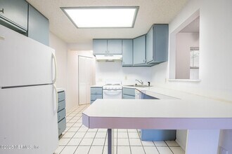 122 4th St N in Jacksonville Beach, FL - Building Photo - Building Photo