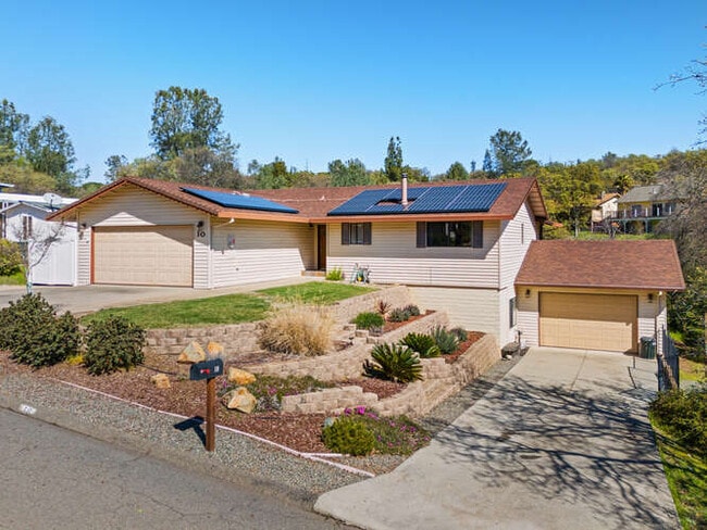 10 Greenbrier Dr in Oroville, CA - Building Photo - Building Photo