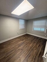 422 1/2 Broad St in Des Moines, IA - Building Photo - Building Photo