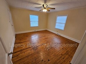 102 Allen Ruffin Ave in Hillsborough, NC - Building Photo - Building Photo