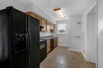1610 W St SE in Washington, DC - Building Photo - Building Photo