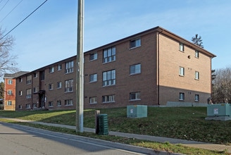 865 Robson St in Oshawa, ON - Building Photo - Building Photo