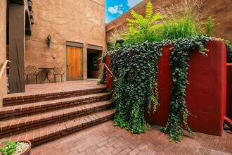 211 W Water St in Santa Fe, NM - Building Photo - Building Photo