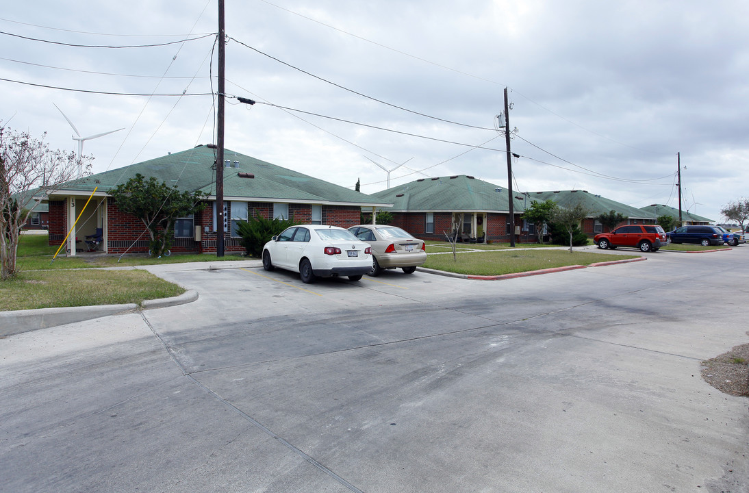 Rincon Point Apartments in Taft, TX - Building Photo