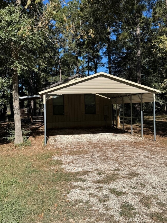 property at 121 Woodway Acres