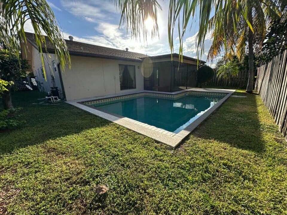 3291 SW 4th St in Deerfield Beach, FL - Building Photo
