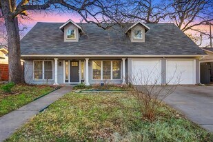 2507 Rogge Ln in Austin, TX - Building Photo