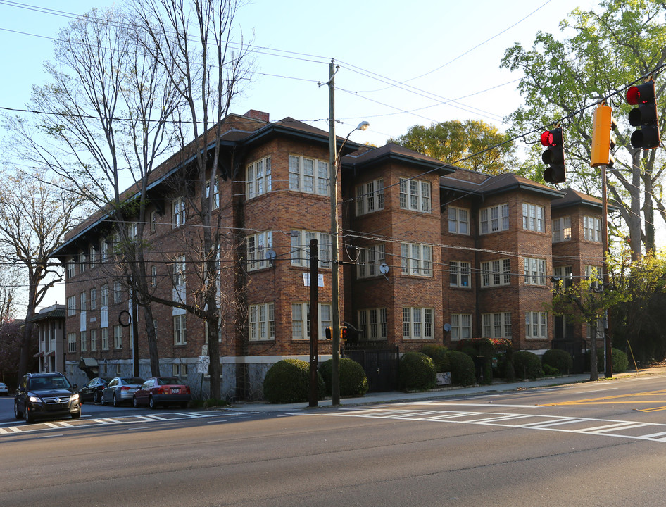 The Deerfield in Atlanta, GA - Building Photo