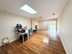 8480 SW 2nd St in Miami, FL - Building Photo - Building Photo