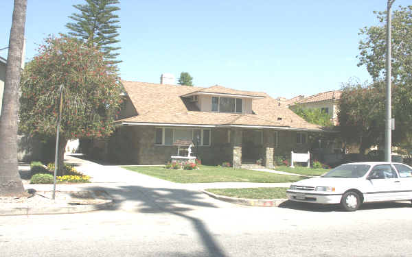 460 S El Molino Ave in Pasadena, CA - Building Photo - Building Photo