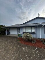 698 NW Fenton St in McMinnville, OR - Building Photo