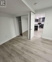 127 Gillett Dr in Ajax, ON - Building Photo - Building Photo