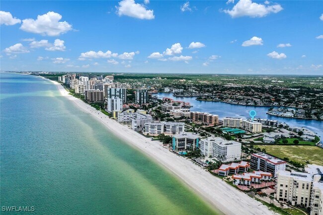 3410 Gulf Shore Blvd N in Naples, FL - Foto de edificio - Building Photo