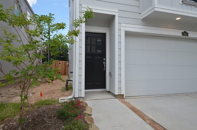 1915 Huntly Chase Dr in Houston, TX - Building Photo - Building Photo