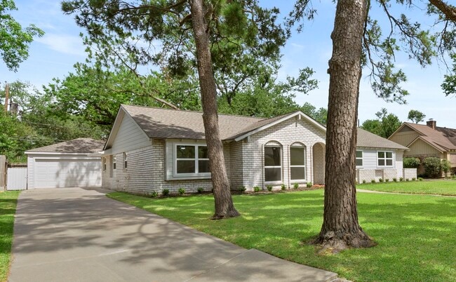 2610 Moss Hill Dr in Houston, TX - Building Photo - Building Photo