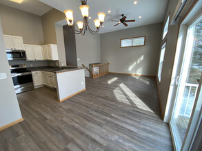 4959 Bluff Heights Trail SE in Prior Lake, MN - Building Photo - Building Photo
