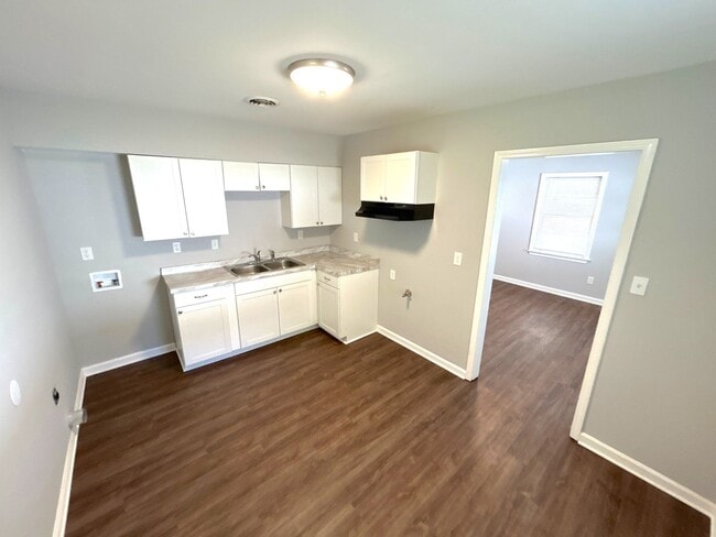 1640 Russwood Rd in Memphis, TN - Building Photo - Building Photo